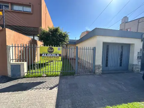 CASA 3 AMB LOTE PROPIO CON COCHERA