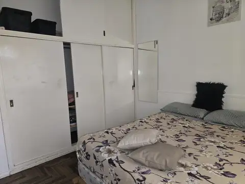 Casa 6 ambientes con 2 baños