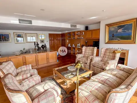 Departamento en Venta con 2 cocheras