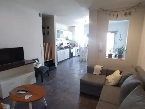 DUPLEX - 4 AMBIENTES - CON COCHERA y FONDO - APTO CREDITO BANCARIO