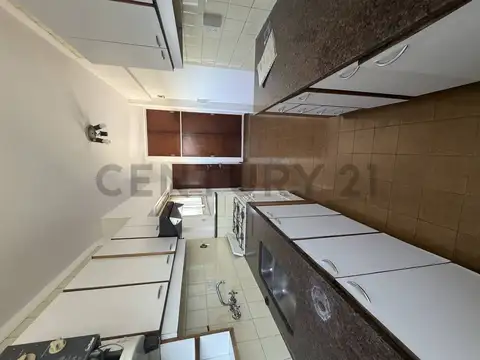 VENTA DEPARTAMENTO 3 AMBIENTES CON BALCON-COCHERA CUBIERTA-APTO CREDITO- DESOCUP
