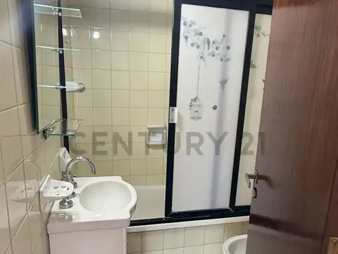 VENTA DEPARTAMENTO 3 AMBIENTES CON BALCON-COCHERA CUBIERTA-APTO CREDITO- DESOCUP