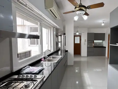 Espectacular Piso Entero de 4/5 Ambientes con Cochera – Villa del Parque.