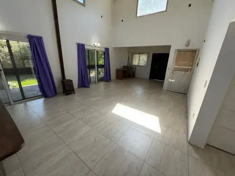 Casa 5 ambientes con 1 baño