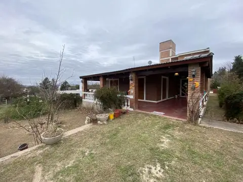 VENTA GRAN CASA 4 DORM PILETA ESCRITURA CABALANGO