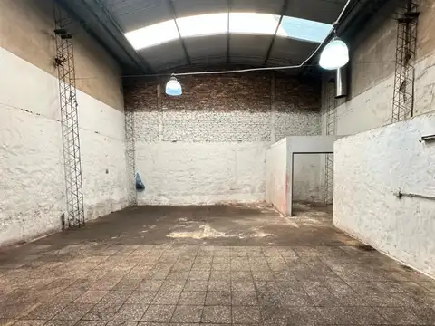 ALQUILER - LOCAL COMERCIAL 240 m2 - SOBRE AVDA. CROVARA