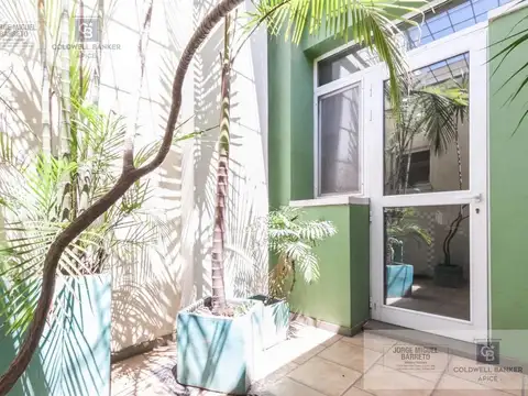 CASA 4 AMBIENTES EN BERNAL CON PILETA Y PARQUE