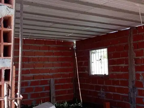 CASA 4 AMBIENTES MAS UN MONOAMBIENTE A TERMINAR A LA VENTA SOBRE LOTE PROPIO 15X35M2