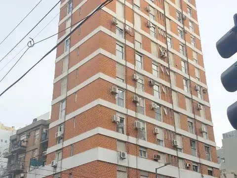 Gallo al 1000 esquina Cabrera, Recoleta. 3 ambientes. 2 dormitorios. 49 m2 totales y cubiertos. Al Frente. Muy luminoso. Cocina con lavadero. Losa radiante. No es apto profesional.