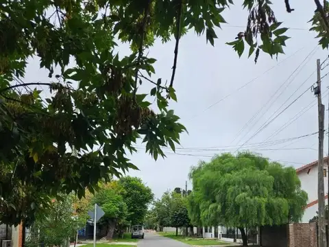 Terreno en venta - 360Mts2 - Luis Guillón
