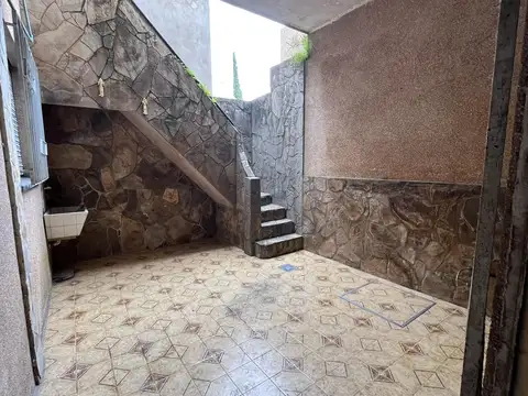 Venta Casa 3 dormitorios apta 2 familias a reciclar