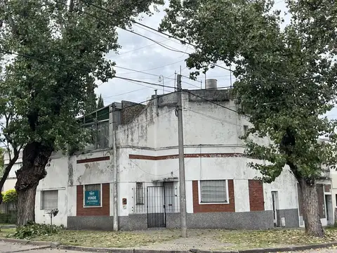 Venta Casa 3 dormitorios apta 2 familias a reciclar