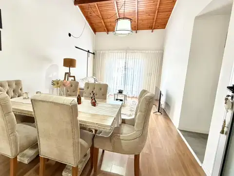 VENTA PH 4 AMBIENTES CON BALCON EN BERAZATEGUI