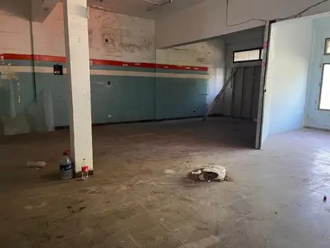 Local en Alquiler Via Púb.