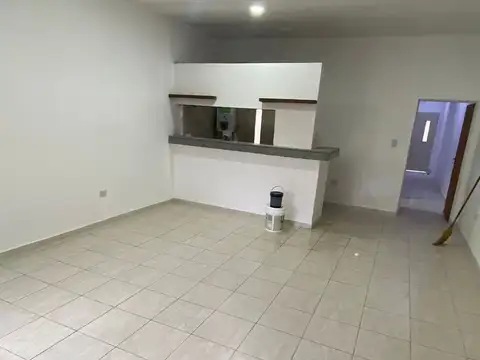Casa 3 ambientes con 1 baño