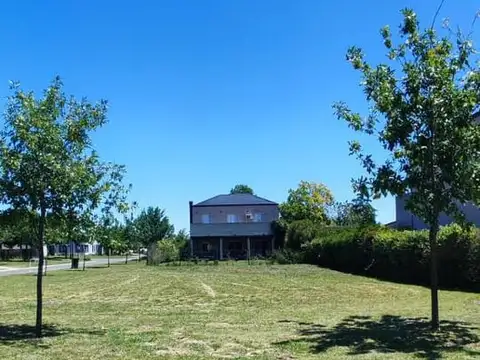 Terreno en Venta 1.322  mts Frente