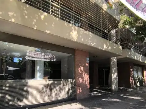 Departamento 2 dormitorios Paraguay y Viamonte con cochera