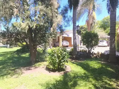 Venta casa quinta Francisco Alvarez parque APTO CR