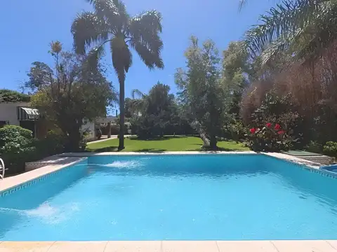 Venta casa quinta Francisco Alvarez parque APTO CR