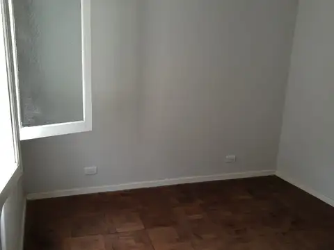 Depto Tipo Casa en Venta en Pompeya, USD 65.000