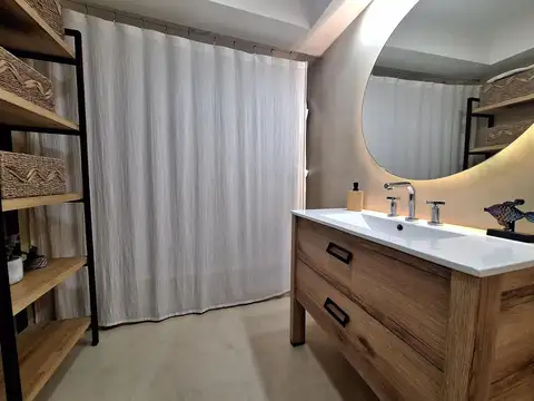 Casa 6 ambientes con 2 baños