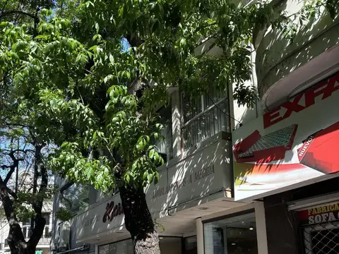 Terreno salida a dos calles apto edificio. Congreso.