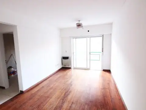 Jose Marmol  al 1500, entre Avellaneda y Av Maipu