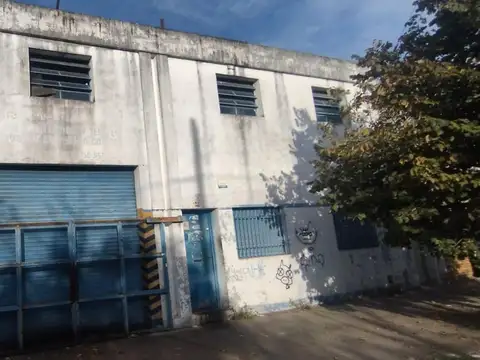 Galpon de 700 m2 en venta en Caseros