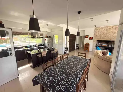 Casa en Venta en Fincas de San Vicente, USD 240.000