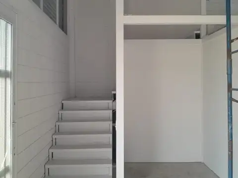 Galpon en Alquiler 10  mts Frente