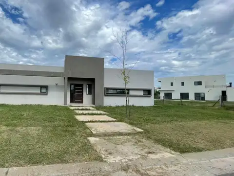 Casa en Venta en San Sebastián Area 1