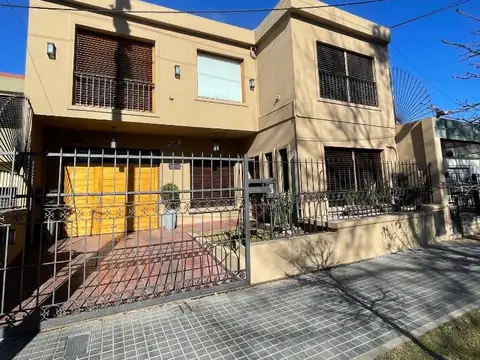 J.m. De Rosas 900