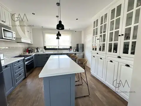 Casa 6 ambientes con 3 baños