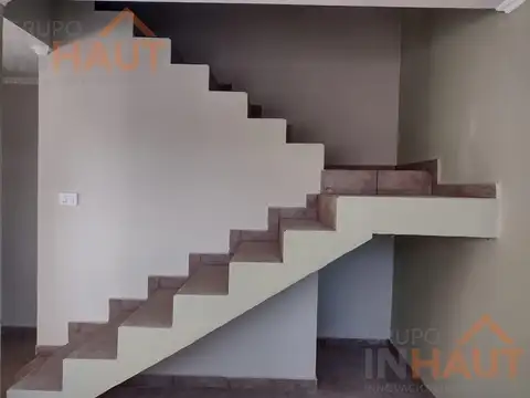 Depto Tipo Casa en Venta con 1 cocheras