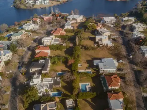 Boulevard de Todos los Santos 5600