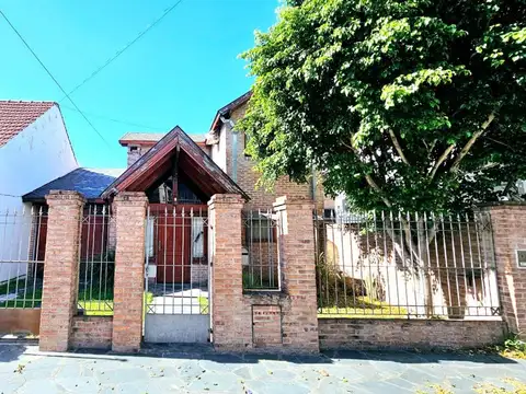 Casa en Venta en Villa Luzuriaga, USD 350.000