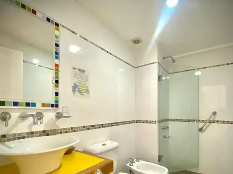 Oficina 15 ambientes con 15 baños