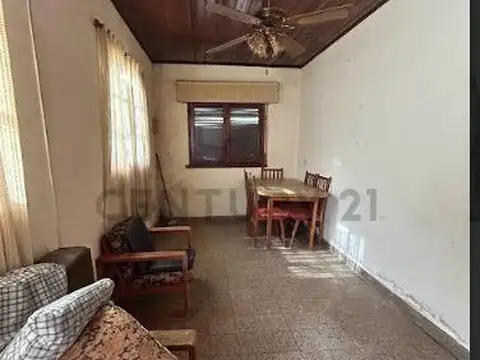 37  e 123 y 124 100, Piso 0