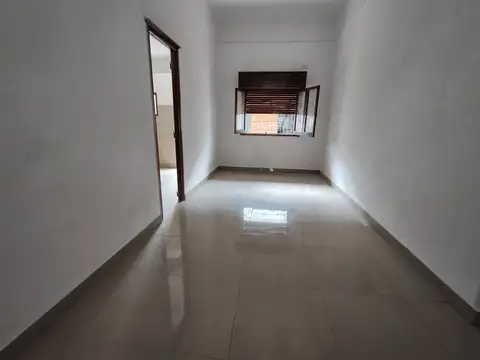 Depto Tipo Casa en Venta en Flores, USD 210.000