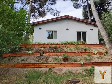 Casa en venta - 2 Dormitorios 1 Baño - Monte Hermoso