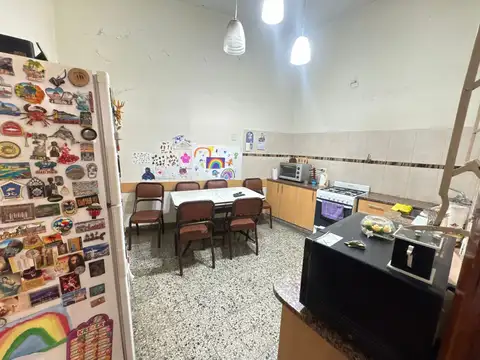 sobre lote 8.66x 20 o local con vivienda de 4 amb  245m2