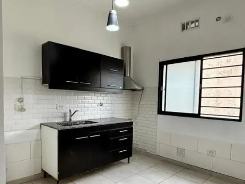 Depto Tipo Casa en Alquiler de 3 ambientes