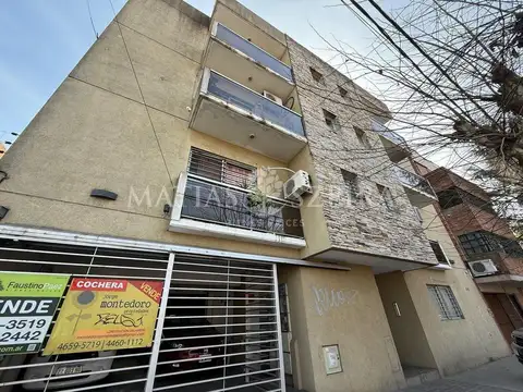 Emilio Castro 31. Entre Jose Murias y Rincon