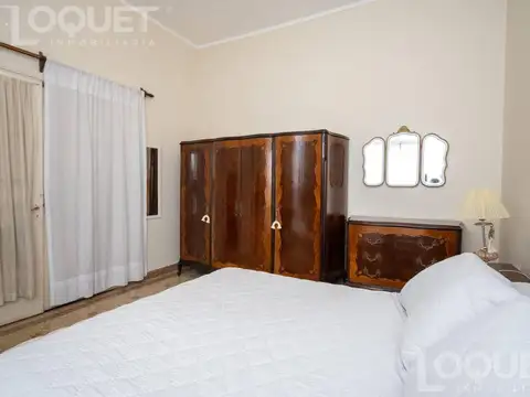 Casa 3 dormitorios, piscina y cochera en venta. Barrio Constituyentes