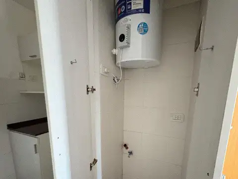 Alquiler. Caballito. 1 amb. Impecable. Con Parrilla. SUM.