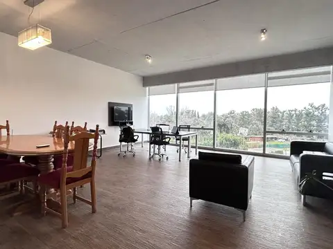 OPORTUNIDAD. Oficina en Meridiano con cochera