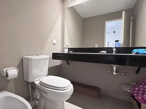 OPORTUNIDAD. Oficina en Meridiano con cochera