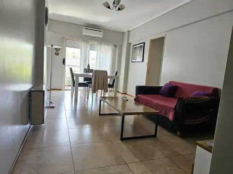 Departamento 4 amb. con cochera y baulera - Excelente estado