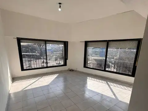 Depto Tipo Casa Monoambiente con 1 baño
