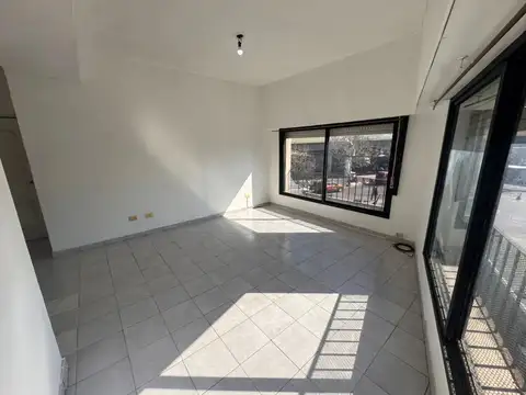 Depto Tipo Casa en Alquiler en José León Suárez, $ 360.000